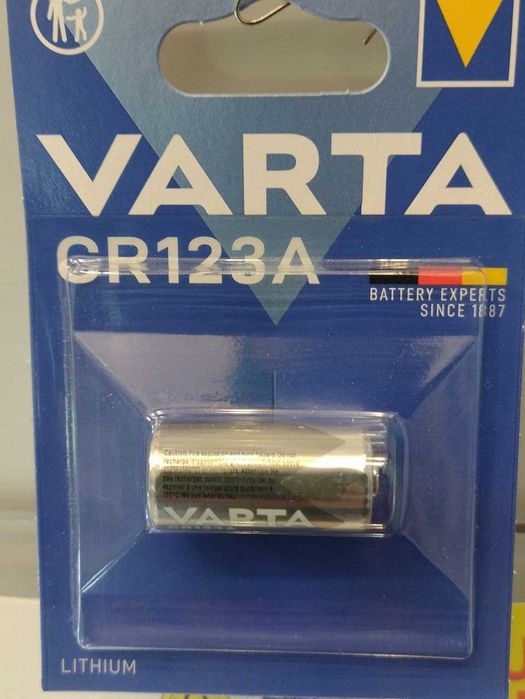 Для вело компьютеров, батарейка Varta CR123A. А также масок и пультов.