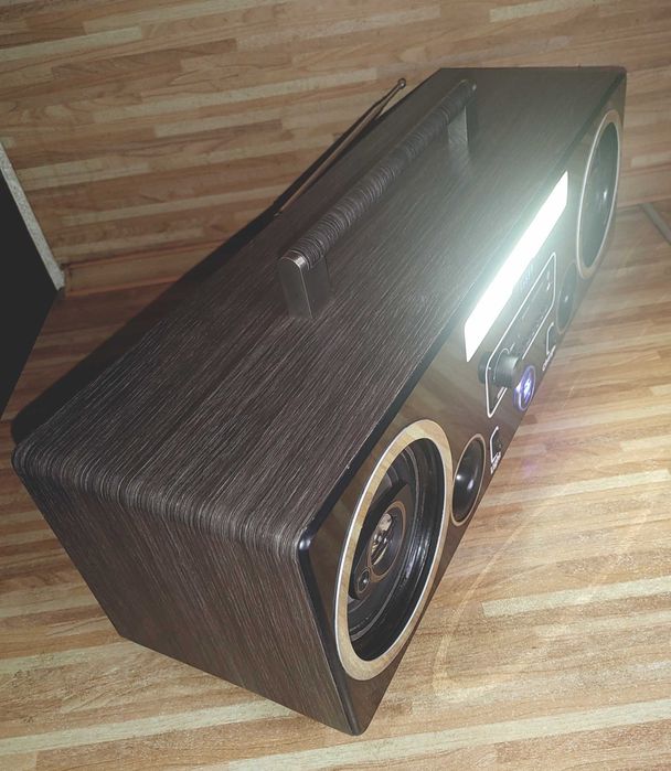 Блютуз колонка, радио, флешка, зарядка, светильник!