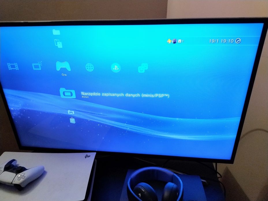 PlayStation 3 plus akcesoria