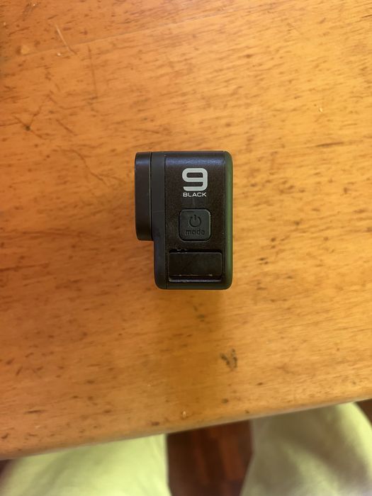 Go Pro Hero 9 - 2 Baterias, Suporte Para a Cabeça e Suporte Flutuante