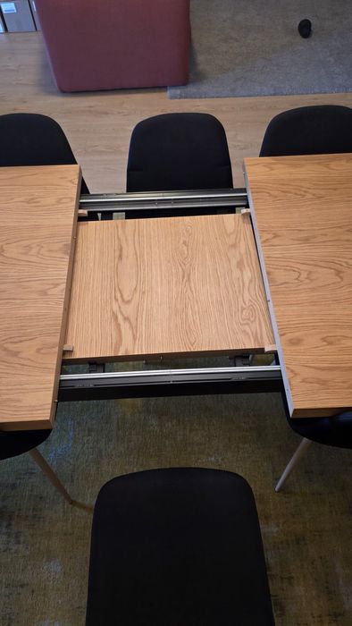 Mesa de Jantar Extensível + 8 Cadeiras (240-290 cm) Estado Novo