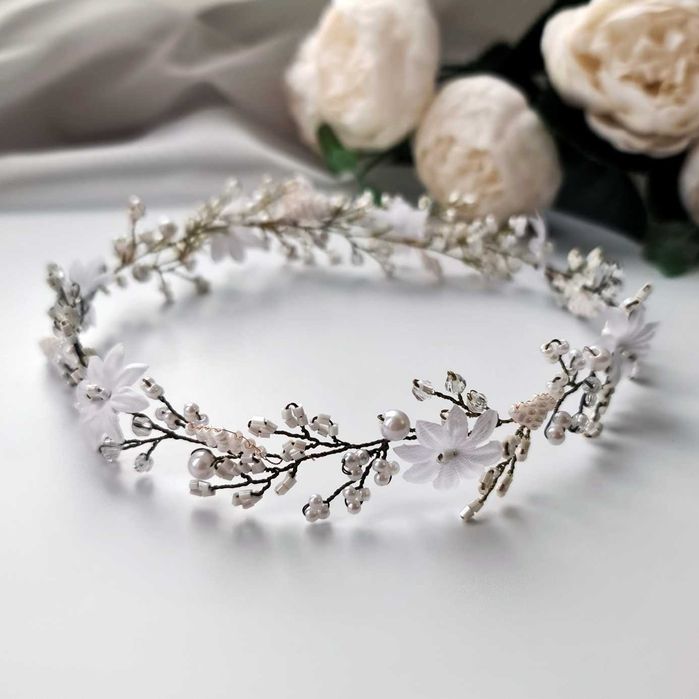 Прикраси для нареченої у зачіску з намистин гілочка віночок на голову