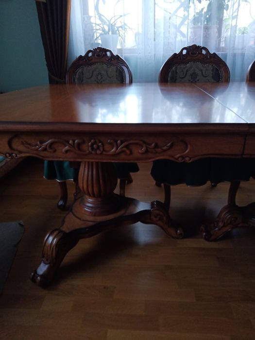 Стіл та стільці/ Малайзія/Стіл великий,довжина 2 метри.