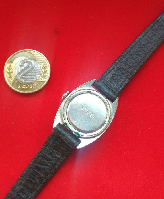 Zegarek damski Zaria, 17 kamieni.