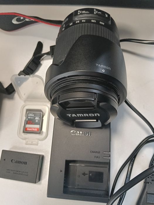 Canon EOS 77D + obiektyw Tamron 18-200mm + akcesoria
