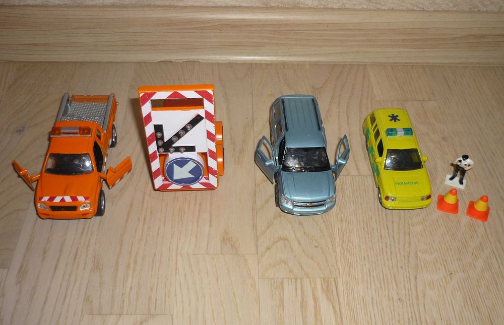 Zestaw samochodów Policja Dickie Dźwięk Motor Pomoc drogowa