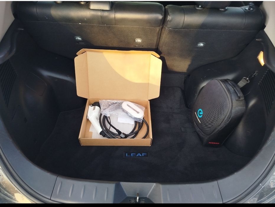 Продам Nissan leaf