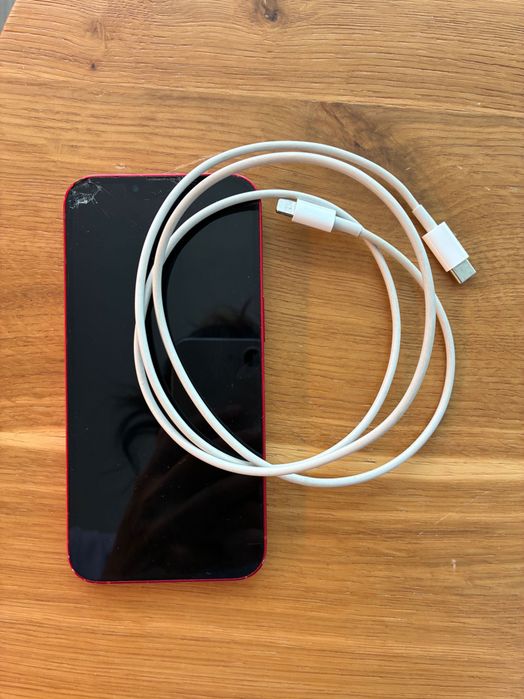 iPhone 13 versão red