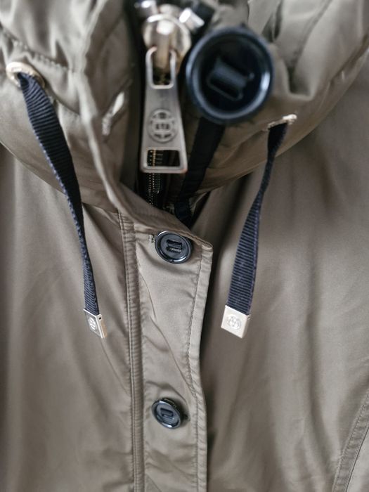 Modna kurteczka z wysoką stójką