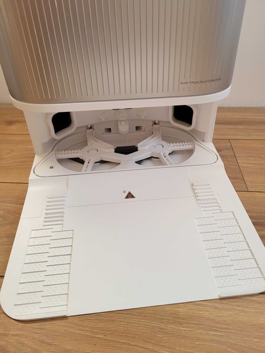 Robot sprzątający Dreame L40 Ultra AE 19000 Pa – sprawny, stacja, mopowanie