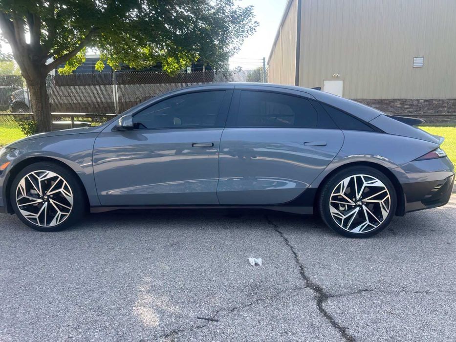 Hyundai Ioniq 6      2024