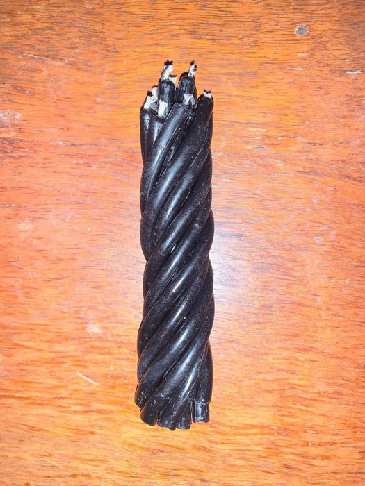 Свеча цветная, оговор.Восковая 100%. Возможна с заговором.