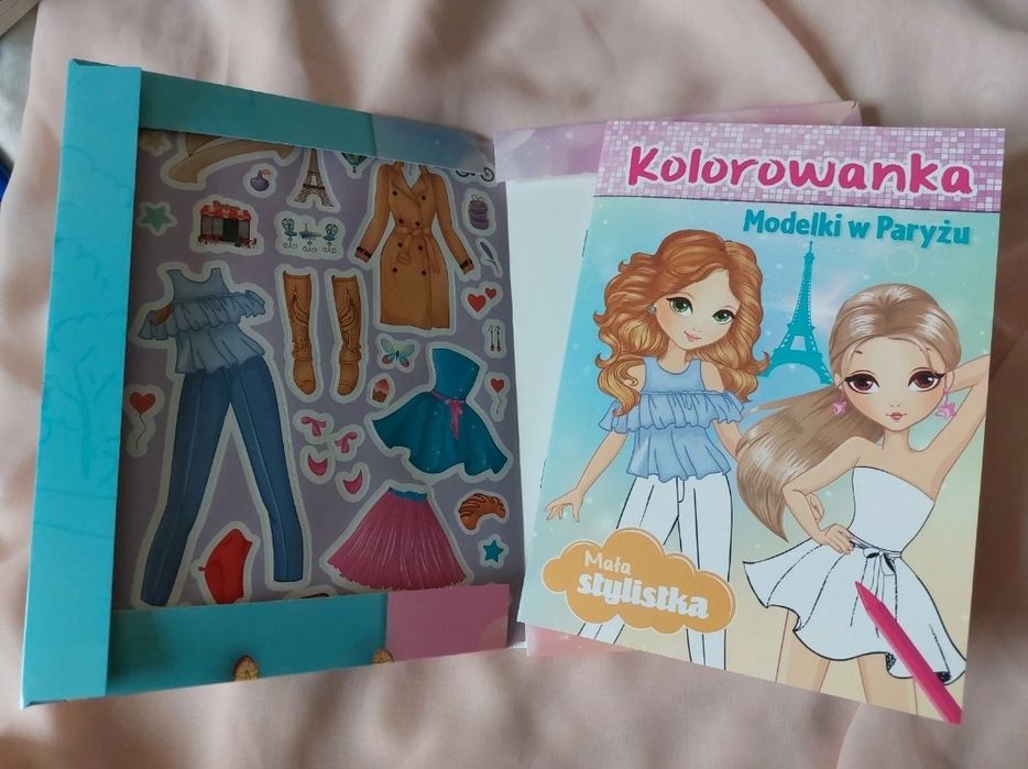 Mała stylistka - modelki w Paryżu. Koloruj stylizuj i ozdabiaj.