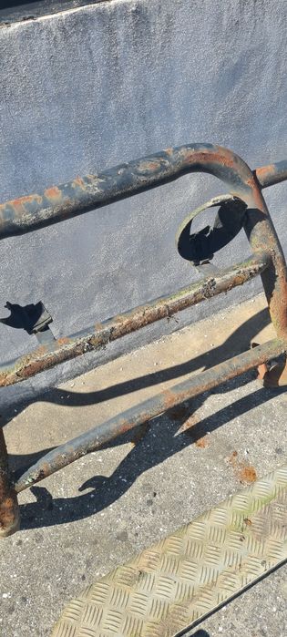 Armadura de frente mercedes-benz