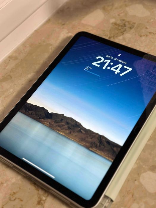 iPad 10 gen 64 GB – stan idealny, jak nowy!