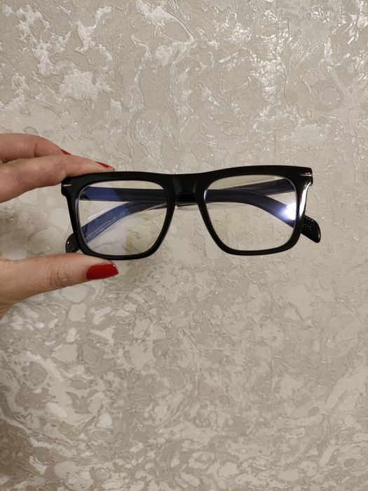 Имиджевые очки нулевки в квадратной глянцевой оправе