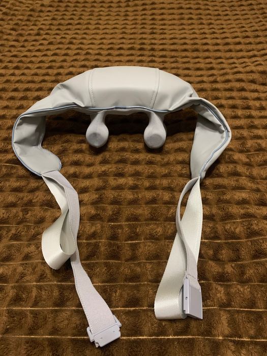 Масажер для шиї і для спини