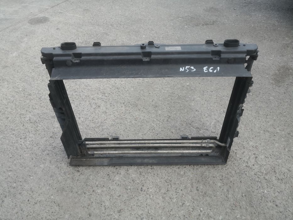 Ramka obudowa chłodnicy BMW e60 e61 530i n53