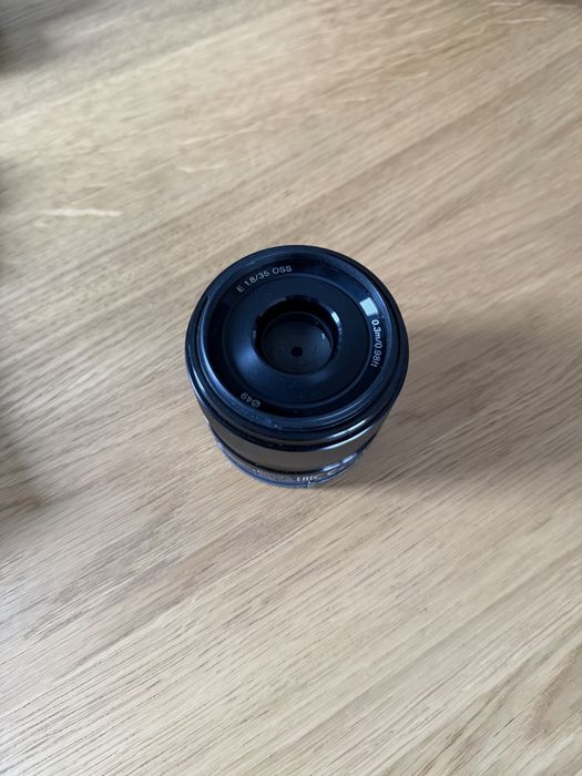 Sony Alpha 6000, obiektywy 12mm, 16-50 mm, 35 mm+Dodatki