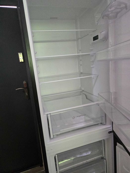 Lodowka indesit czarna