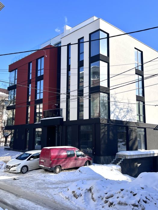 Продаж 3-кімнатної