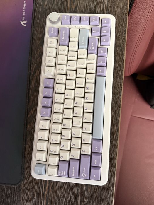 Продам клавіатуру ajazz ak820 max