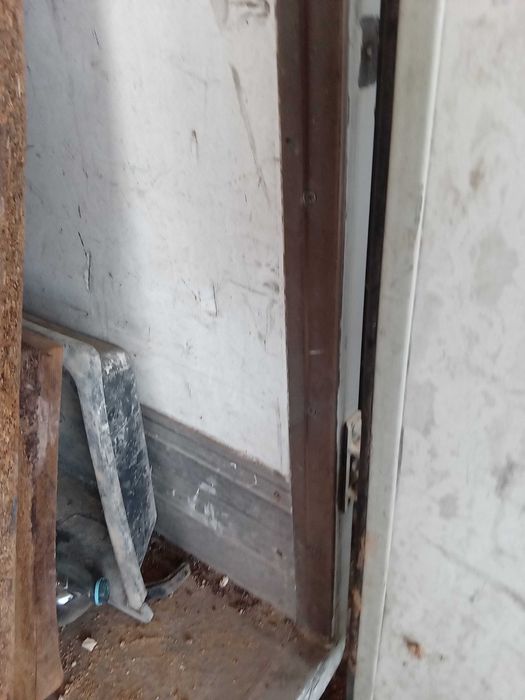 caixa carroçaria contentor fechado isotermico para carrinha