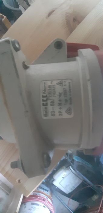 Wtyczka siłowa do agregatu