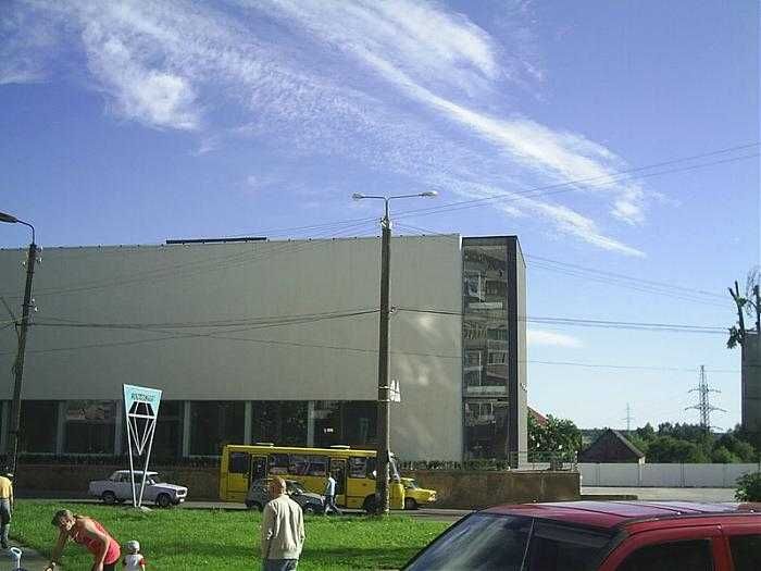 Продажа здания. ТРЦ  Атом .Константина Василенко  9. Центральный район