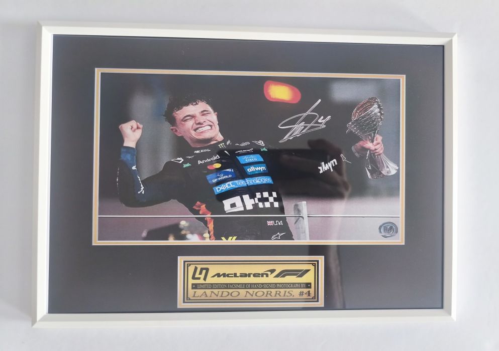 Moldura Lando Norris F1 2025 World Champion com Autógrafo (A4)