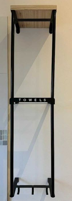 Półka łazienkowa na ręczniki wiszący nowoczesny z haczykami półką