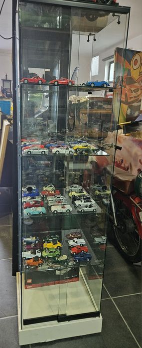 Colecção de miniaturas de carrinhos