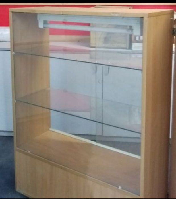 Шкаф торговый (комод)115х80х30 см,отличное состояние