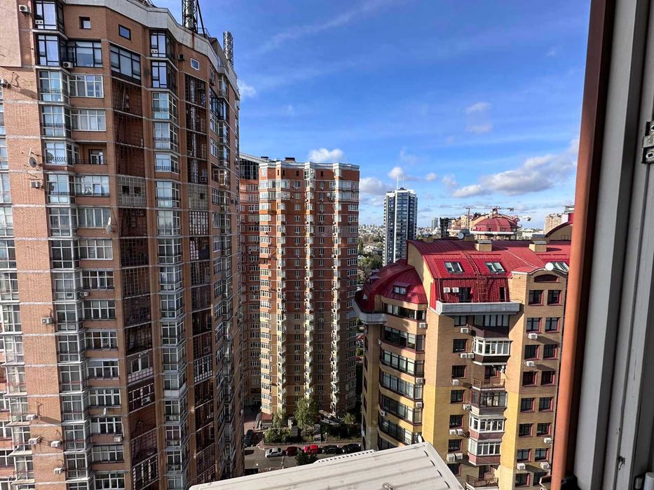 Продаж двокімнатної 64.1 кв.м. на Печерську вул. Коновальця 36в