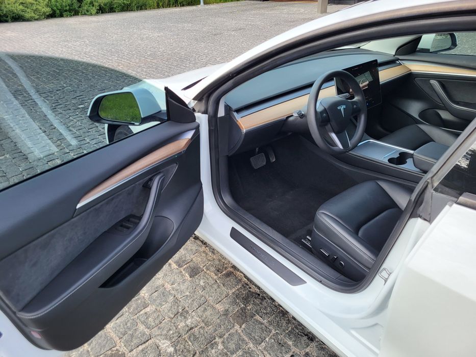 Tesla Model 3 RWD, 2023 — 31 000 км