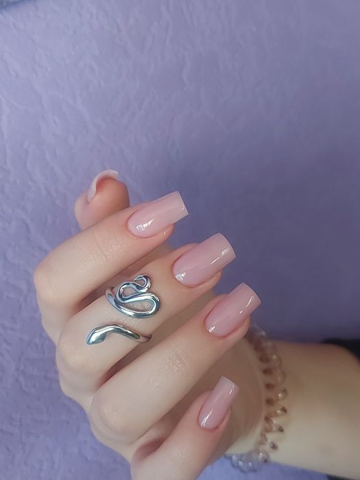 Маникюр и педикюр