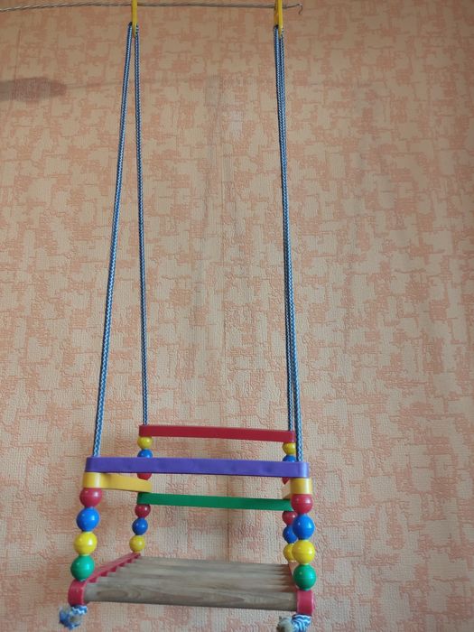 Гойдалка дитяча підвисна закрита зі спинкою (Качели детские)