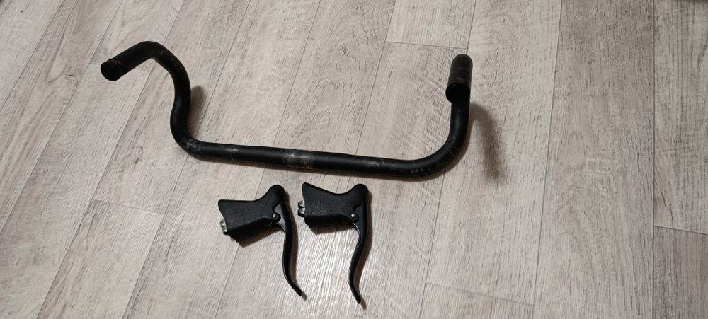 Продам шосейний руль з тормозними ручками