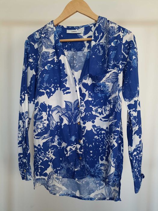 Biało-niebieska koszula Ivyrevel kwiaty