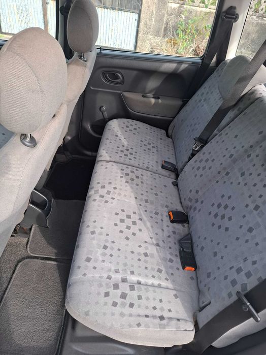 Opel agila motor 1.0 muito económico