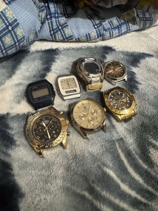 Продам все часы что на фото