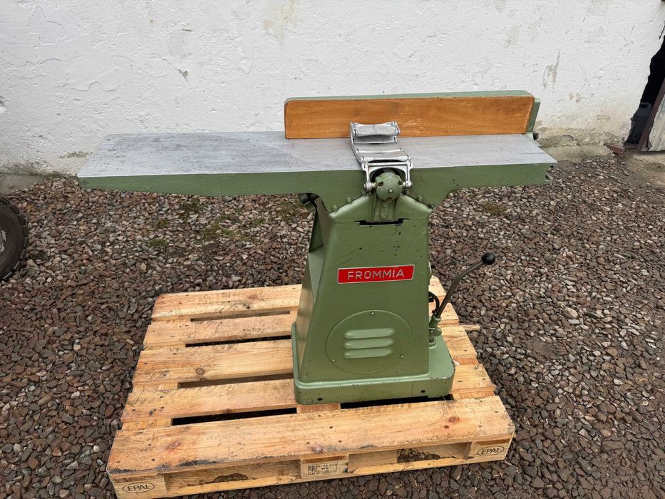 Strugarka wyrówniarka FROMMIA 146 mobilna
