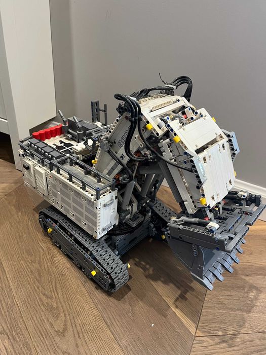 LEGO Technic 42100 Liebherr R 9800