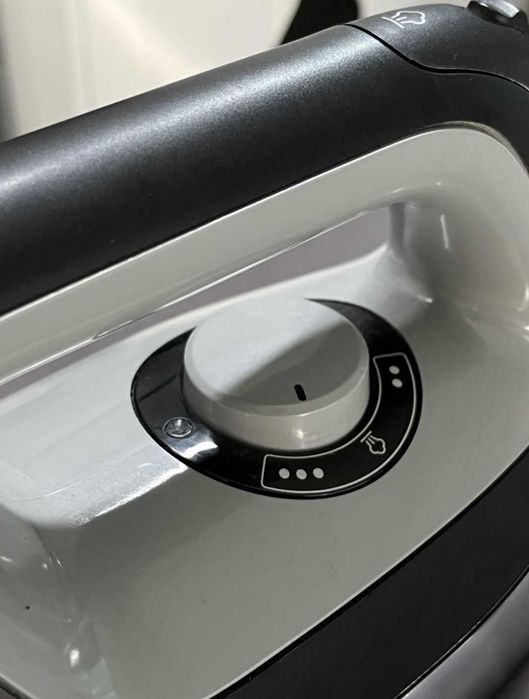 Прасувальна гладильна система дошка Miele B 2847 Fashion Master 2,0