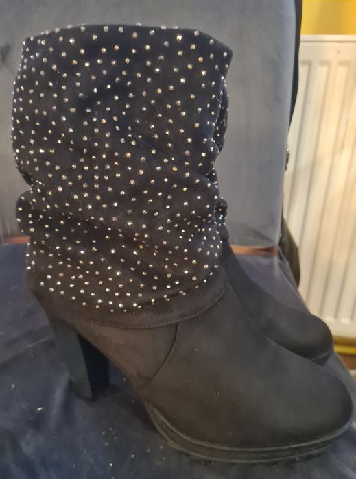 Botki roz.40,wkl.25.5 czarne