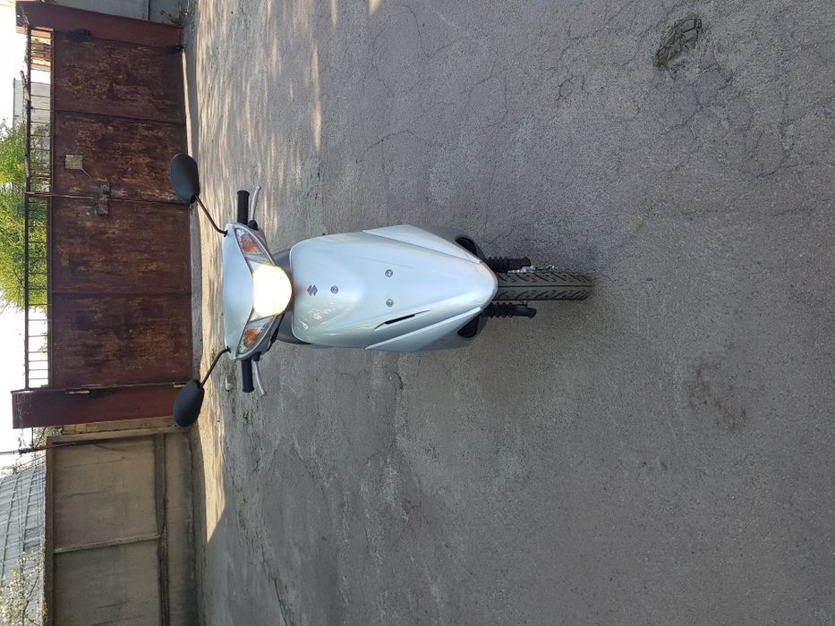 Скутер мопед Suzuki Address V50