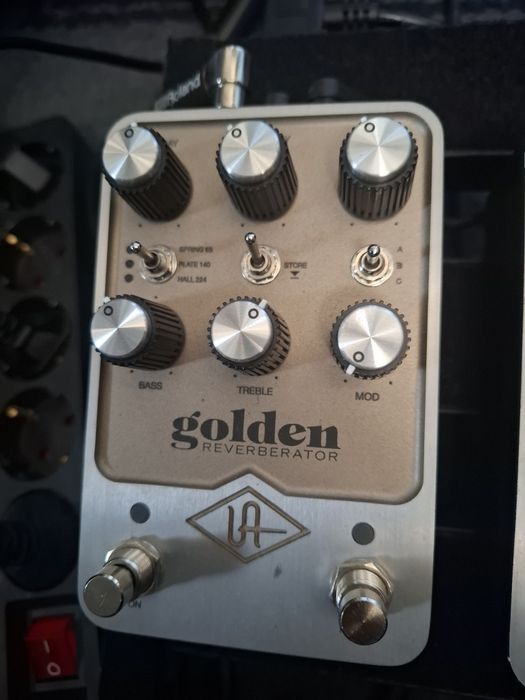 Pedal Reverb UAFX  Reverberator