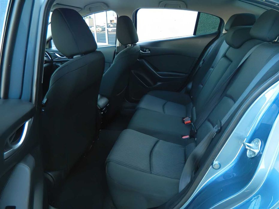 Mazda 3 i Touring      2016