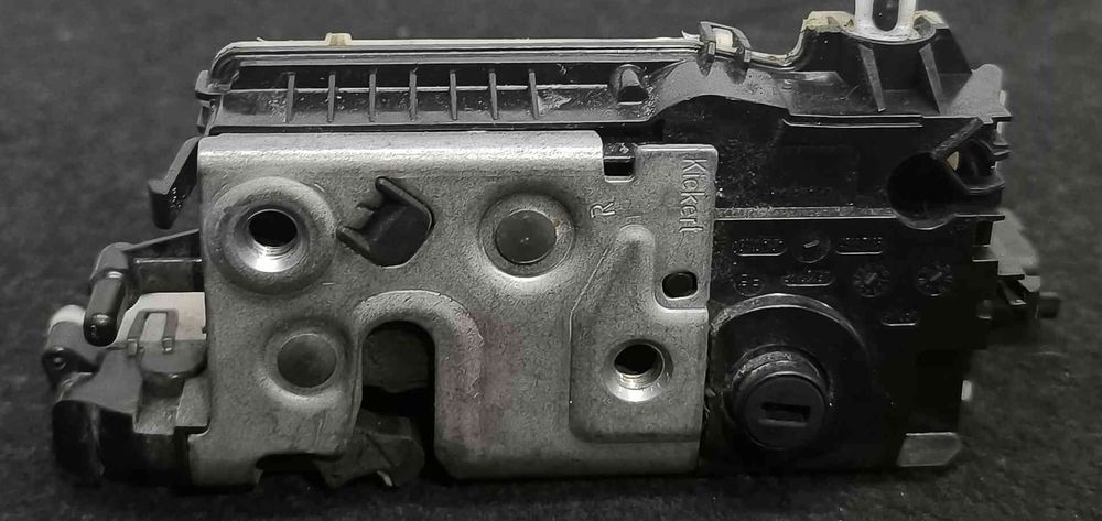 Fechadura / Fecho Porta Trás Direito 9810309480 - PEUGEOT 208 I