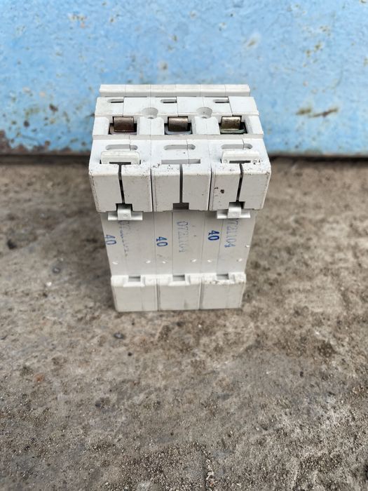 Автоматичний вимикач модульний